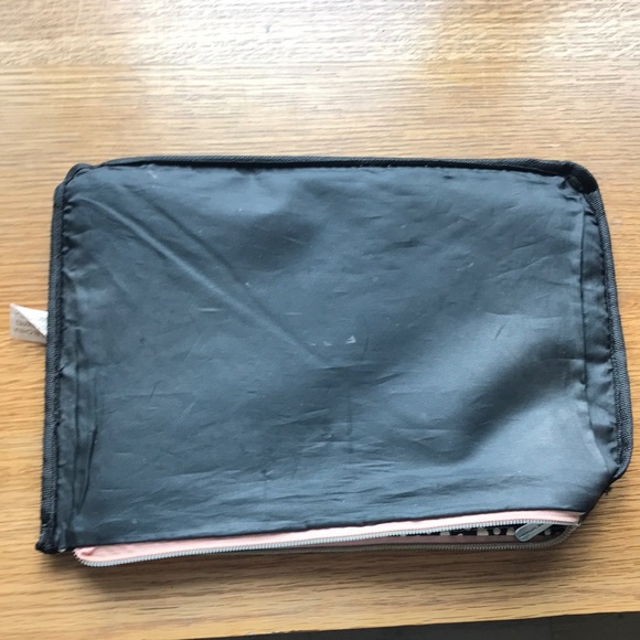 Adrienne Vittadini clutch - Picture 10 of 11